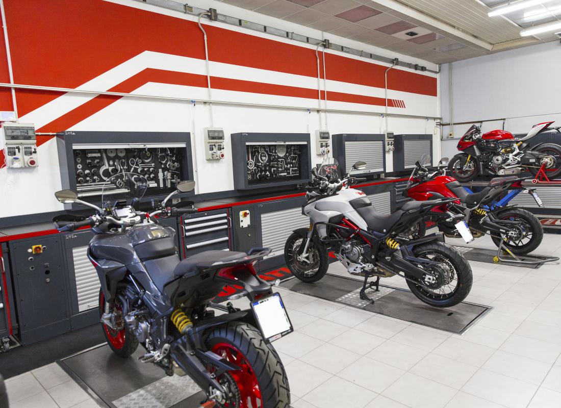 DUCATI-Officina-6.JPG