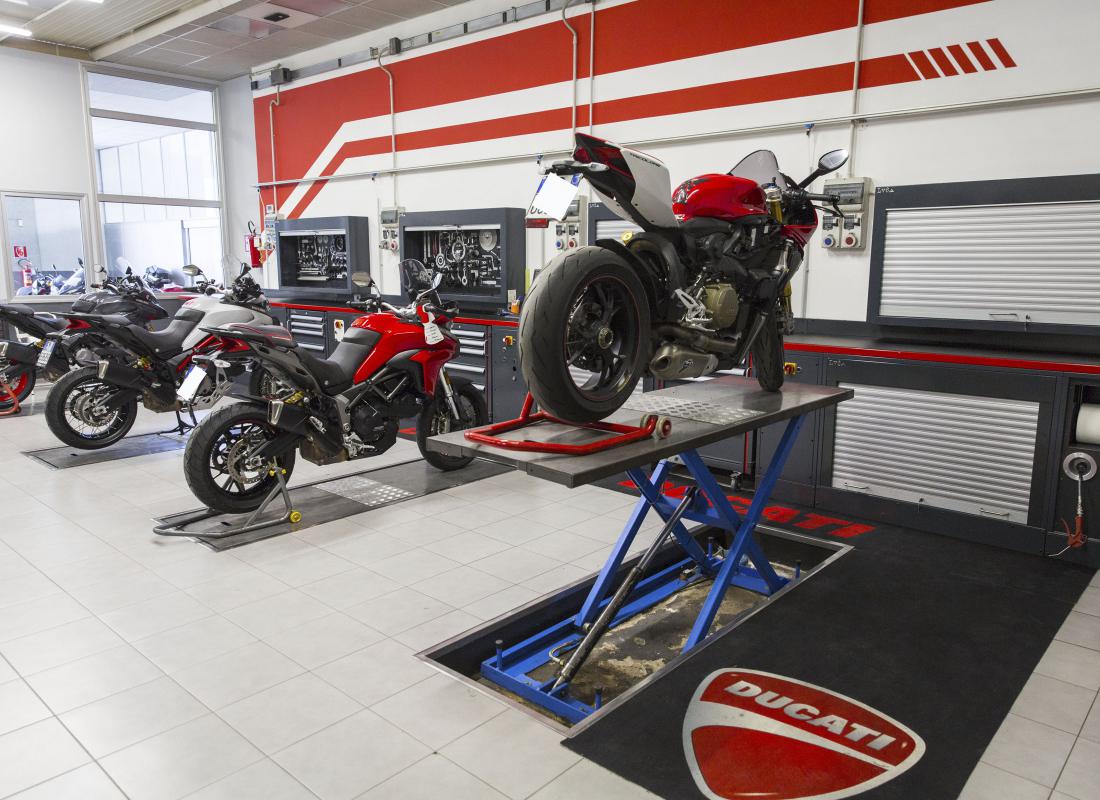 DUCATI-Officina-7.JPG