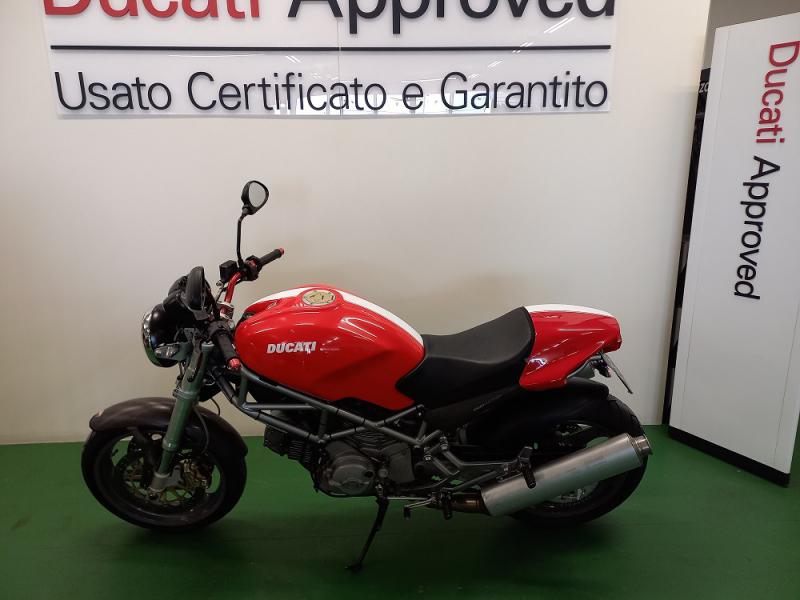MOTO UISATA DUCATI MONSTER 620 I E 2004
