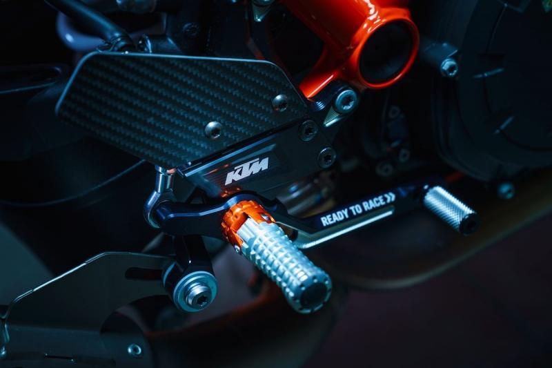 Pieghevole Universale Pedane Poggiapiedi Pedali Posteriori Per Harley Honda KTN